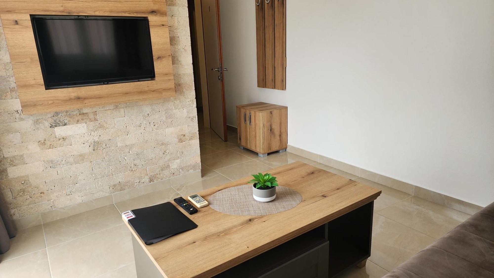 "House Muenster" Bed&Breakfast - Ulcinj Donji Stoj Rom bilde